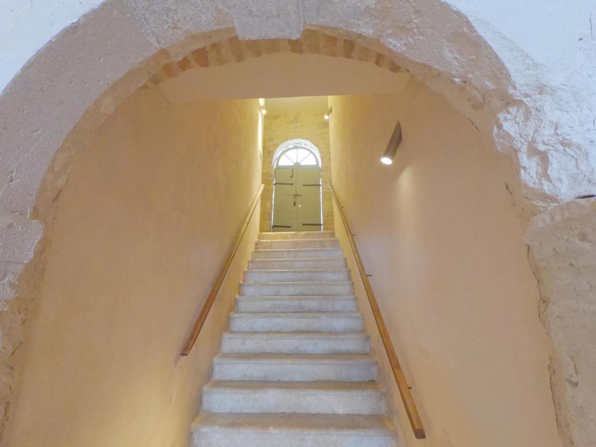 Historic Piazza House & Romantic Hidden Garden Χβαρ Εξωτερικό φωτογραφία